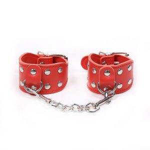 Menottes rouges fétiches Ohmama avec rivets – Plaisir sous contrôle