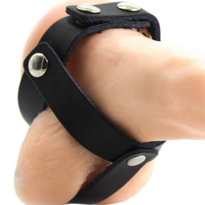 Cage en cuir pour testicules OHMAMA – Accessoire fétichiste incontournable